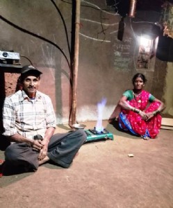 चौकुळ गावामधील चुरनीची मूस वाडीतील २२ घरे बायोगॅसमुळे झाली धूरमुक्त