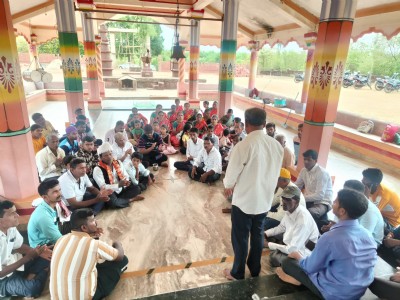 गाव विकासासाठी दुध उत्पादनावर भर : घावनळे मयूर दूध संस्थेचा उपक्रम