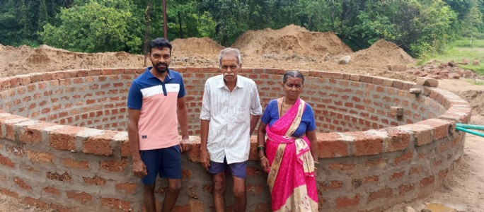 दूध उत्पादक शेतकऱ्याची १२ महिने पाण्याची सोय